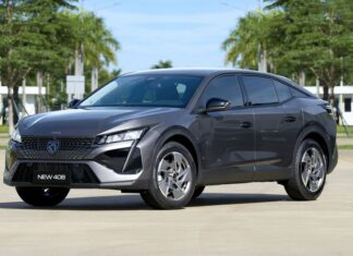 Peugeot 408 makes its stunning debut in Vietnam, showcasing captivating design and powerful 218 horsepower.