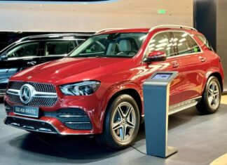 Mercedes-Benz increases prices for certain car models in Vietnam starting from 1/1/2024, with the highest increase of up to 120 million VND.