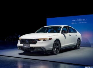 Honda Accord launches in Southeast Asia, priced around 1 billion VND, expected to arrive in Vietnam soon.
