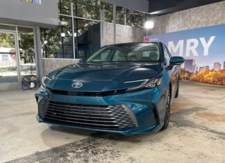 Toyota Camry 2025 Set to Debut in Vietnam by Late 2022