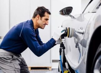 Bugatti Supercar Production: Impeccable Craftsmanship in Every Detail, Painting Process Completed in a Month.