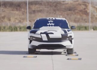 Nio ET9 – Luxurious Chinese Car with a Smooth Suspension, Mastering Speed Bumps without Any Spills