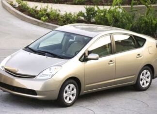 Top 10 Long-Lasting Car Models That Owners Keep for Over 15 Years: Japanese Cars Dominate