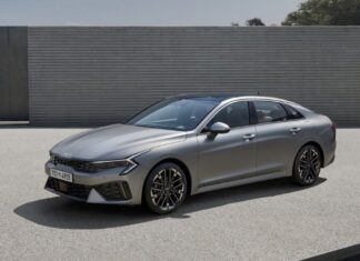 Kia K5 2024: Sleek Design, 24.6-Inch Curved Screen, Starting at VND 507 million