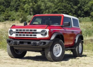 Ford offers $1,000 to Jeep owners for switching to Bronco