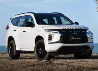 Mitsubishi Pajero Sport 2024 debuts in Southeast Asia with new engine, eagerly awaiting arrival in Vietnam.