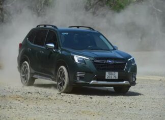 Subaru Forester joins the price drop race with discounts up to 250 million VND.