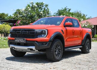 Ford Ranger Dominates Vietnamese Pickup Segment, Toyota Hilux Causes Surprise