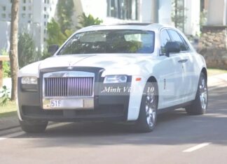 Early Rolls-Royce Ghost given modern refresh ends up looking comical, awaits correct wheel set