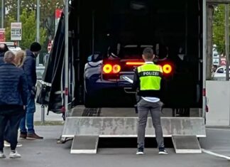 German Police Raid Secret Munich Garage, Seize Four Rare Bugatti Hypercars