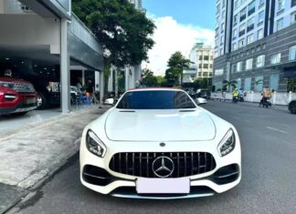 The Ultimate Driving Machine: Unveiling the Mercedes-AMG GT Roadster