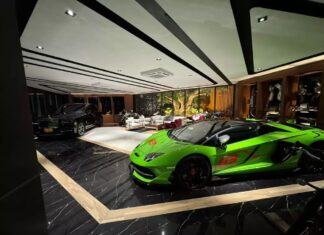 The Ultimate Ride: A Privileged Few Get to Experience the Thrill of the Lamborghini Aventador SVJ Roadster