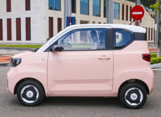 The Electric Revolution: Wuling MiniEV Takes on VinFast VF 3 with a Bold Price Move