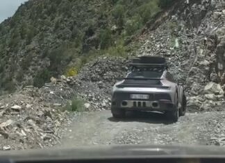 “Off-Roading in Style: Testing the Porsche 911 Dakar on China’s Mountainous Trails”