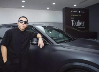 “Unveiling the VinFast VF9: A Night-Themed Ride for Singer Toc Tien’s Husband”
