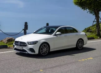 The Ultimate Luxury Sedan: Mercedes-Benz E-Class with an Exclusive Double Offer Worth up to 400 Million VND.