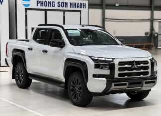 The All-New Mitsubishi Triton 2024 Arrives at Dealerships: A First Glimpse at the Interior