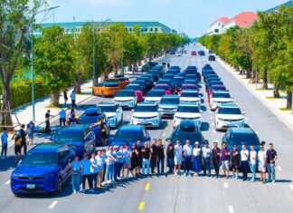 The Dreamy Convoy of 333 VinFast VF 9s