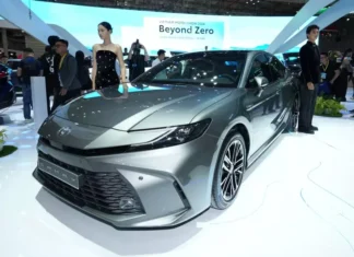 Weighing Up the Trim Levels: A Detailed Comparison of the 2025 Toyota Camry’s Variants.