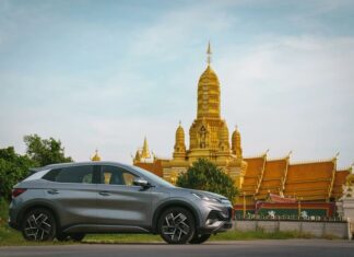 “Thais Keep Their Cars Longer Due to Economic Downturn.”