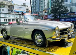 The Ultimate Duo: Unveiling the Collector’s Pride – The Mercedes-Benz 190 SL Pair with a Price Tag of 9.2 Billion VND.