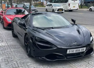 The Dynamic Duo of Supercars Gracing the Streets of Da Nang: Ferrari 488 GTB with its Stunning Quintuple-Five License Plate Still Turns Heads