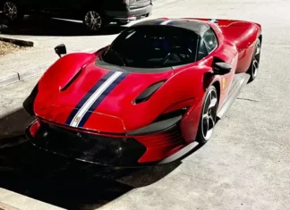 The Ultimate Supercar Duo: LaFerrari and Daytona SP3 Rumored to Arrive in Vietnam, with a Potential Price Tag of Over 40 Trillion VND.