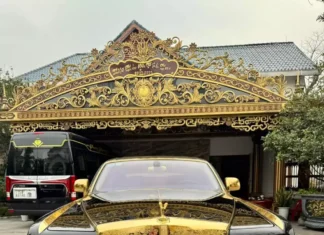 The Golden Rolls-Royce Phantom: A Luxurious New Year Treat