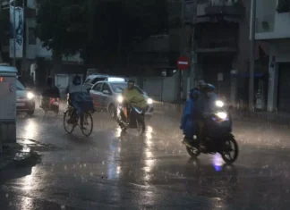 “Turn on Your Motorcycle Headlights from 6 PM: A New Rule for Safer Roads in 2025”