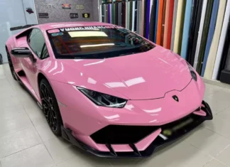 The Pink Lamborghini Huracan LP610-4: A Biker’s Dream in the Heart of Saigon.
