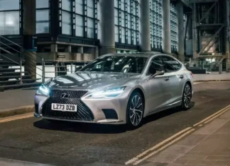 The “Rich Man’s Car” Lexus LS Fails to Keep Up with the Times and Its Sibling, the LM.