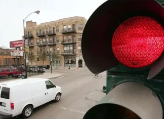 What Are the Fine Systems for Running a Red Light in Different Countries?