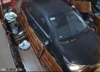 “Terrifying Footage: Female Driver Rams Her Toyota Into a Living Room in Thailand”