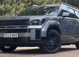 Hyundai Santa Fe PHEV Unveiled: All-Electric Range of 100 km, Launching in Q3 2025