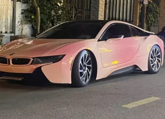 The BMW i8: A Stunning Hybrid Sports Car in Hue
