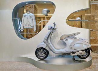 Vespa 946 Emporio Armani: A Limited Edition Luxury Scooter Debuts in Vietnam, Priced at 460,000 VND Million