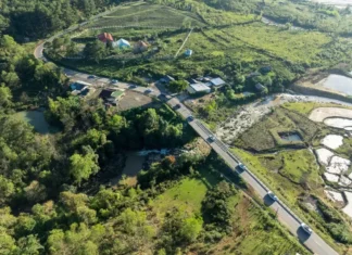 Toyota Hybrid Explores the Easternmost Point of Vietnam: A Journey to the Country’s First Sunrise