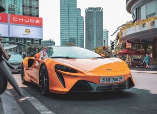 The McLaren Artura Spider: An Exclusive Sighting on Vietnam’s Streets
