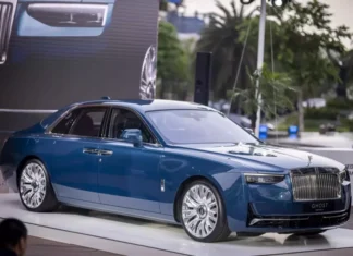 Unveiling the Transformed Rolls-Royce Ghost Series II: A Luxurious Arrival in Vietnam