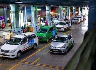 The New Transport Trinity: Examining the Dynamic Shift Between Xanh SM, Grab, and Traditional Taxis