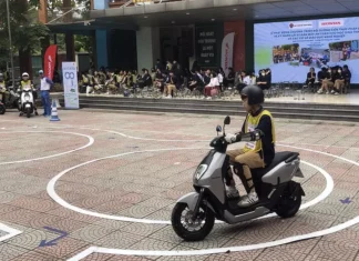 “Honda Vietnam Launches Road Safety Initiative: Empowering Students with Legal Knowledge and Safe Motorbiking Skills”