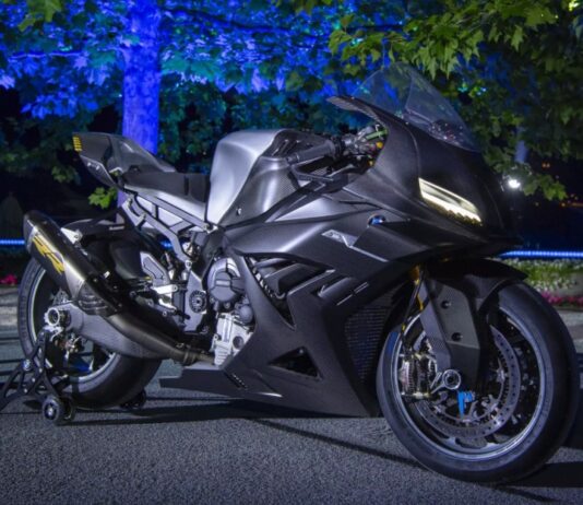 BMW Unveils the Carbon-Clad Concept RR: A Supercharged Vision of the Future with Over 227 Horsepower.