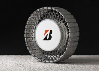 “Bridgestone’s Lunar Tire Concept: Honored as the ‘Tire Idea of the Year'”