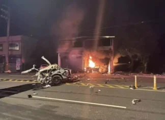 “Luxury Car Crashes into a House, Splitting in Two: A Mercedes-Benz C-Class Story”