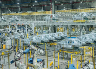 “VinFast Aims for 80% Localization by 2026, Inviting Partnerships with Domestic Suppliers”