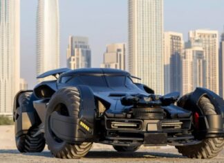 “A Closer Look at the Batman-Inspired Mercedes-Benz CL55 AMG: A 7.5 Billion VND Masterpiece”