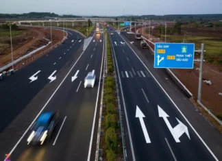 How to Change Lanes on the Freeway Without Incurring Hefty Fines?