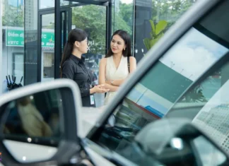The New Year Car Rush: Vietnamese Car Buyers Rev Up Despite Tax