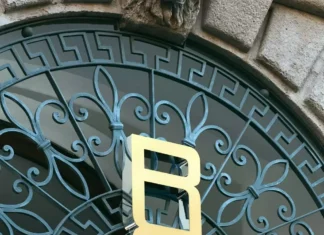 Range Rover Unveils New Logo, Affirms Its Status as a Jaguar Land Rover Brand