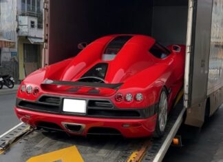 The Ultimate Swedish Hypercar: Koenigsegg CCX, a Rare Sighting in Vietnam